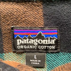 Patagonia 100% organic cotton men’s large flannel
